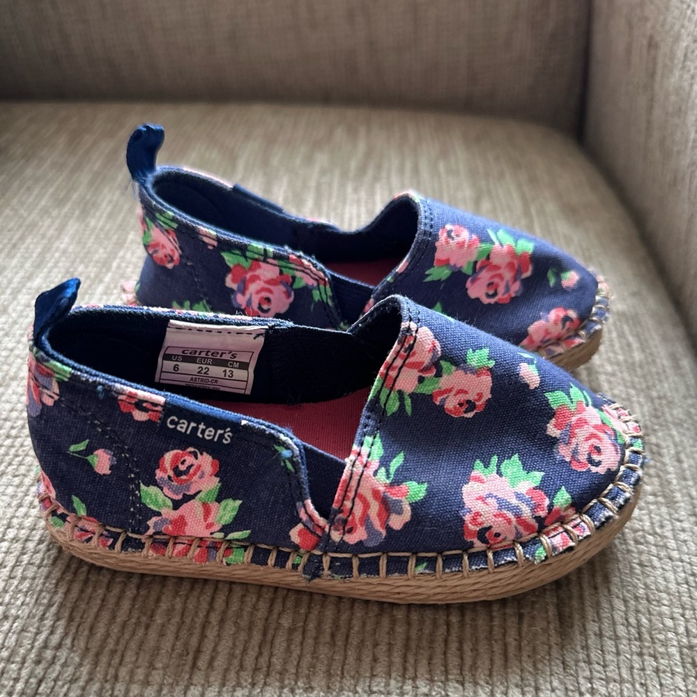 Carter’s Floral Shoes size 6